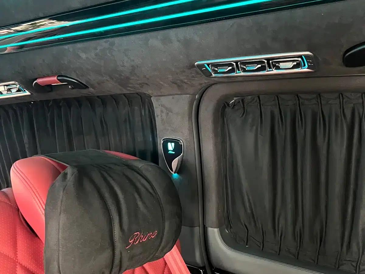 2024 Mercedes-Benz V-Class V 300 L Long Wheelbase Premium Edition — миниатюра 13