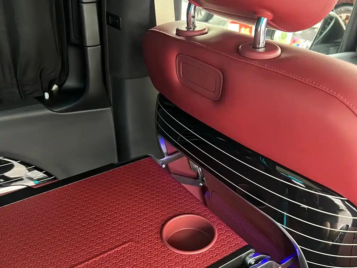 2024 Mercedes-Benz V-Class V 300 L Long Wheelbase Premium Edition — миниатюра 14