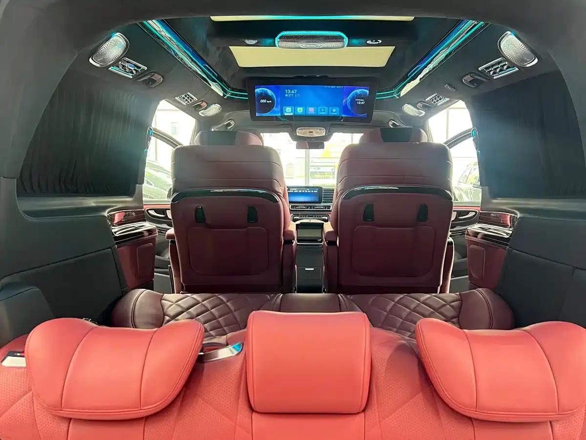 2024 Mercedes-Benz V-Class V 300 L Long Wheelbase Premium Edition — миниатюра 16