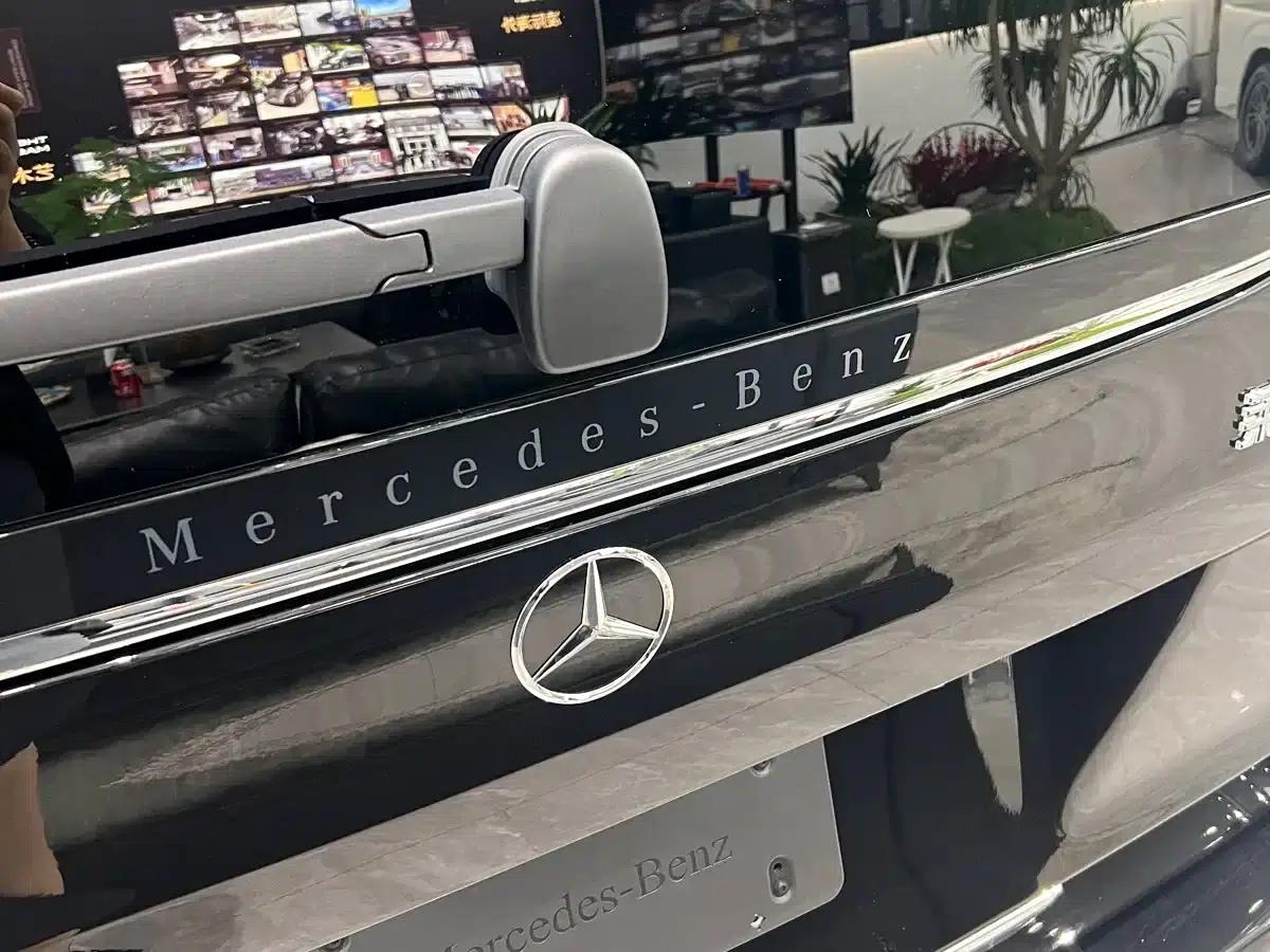 2024 Mercedes-Benz V-Class V 300 L Long Wheelbase Premium Edition — миниатюра 19