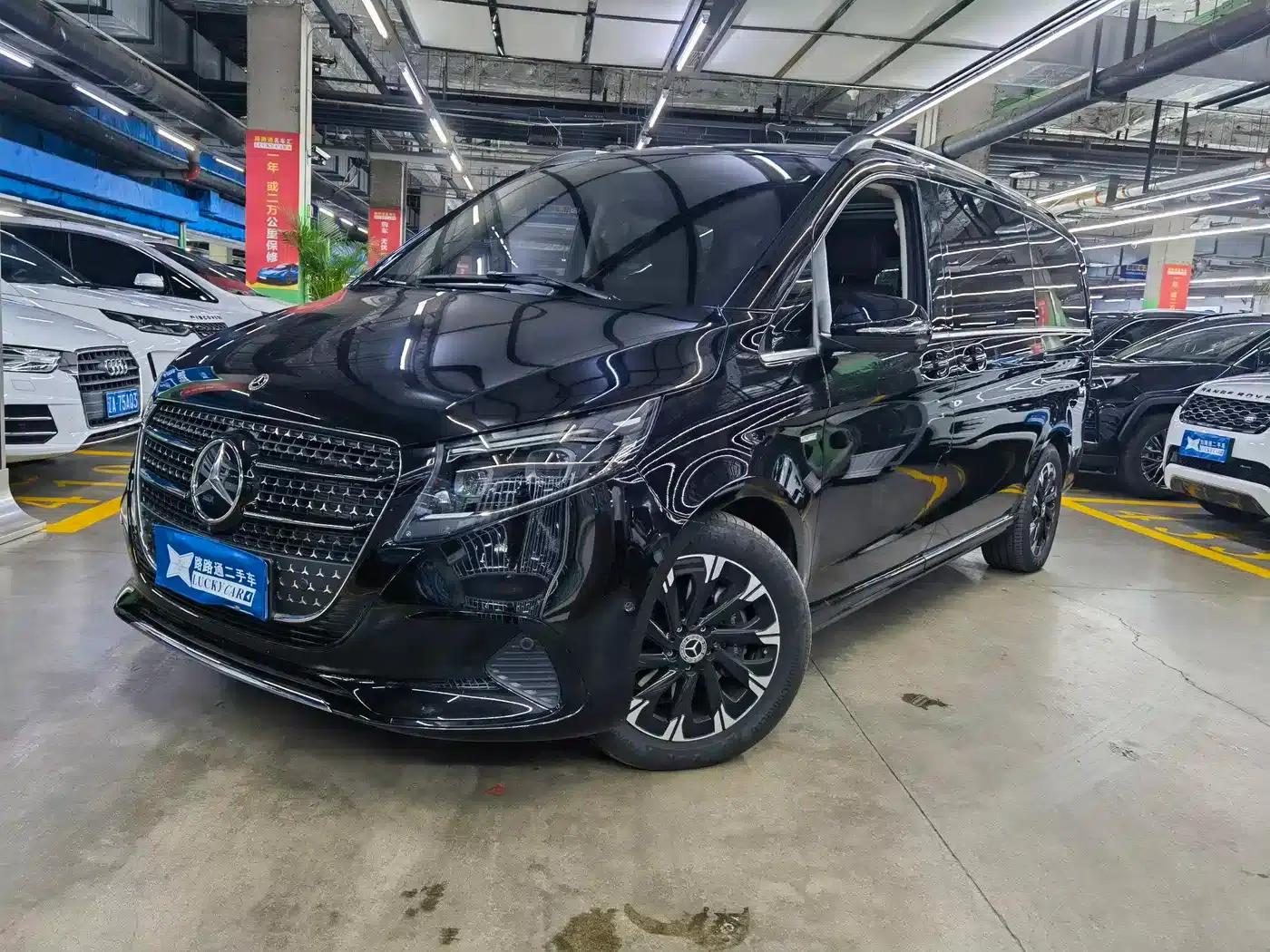 Mercedes-Benz V-Class 2024 V 300 Premium Edition — миниатюра 1