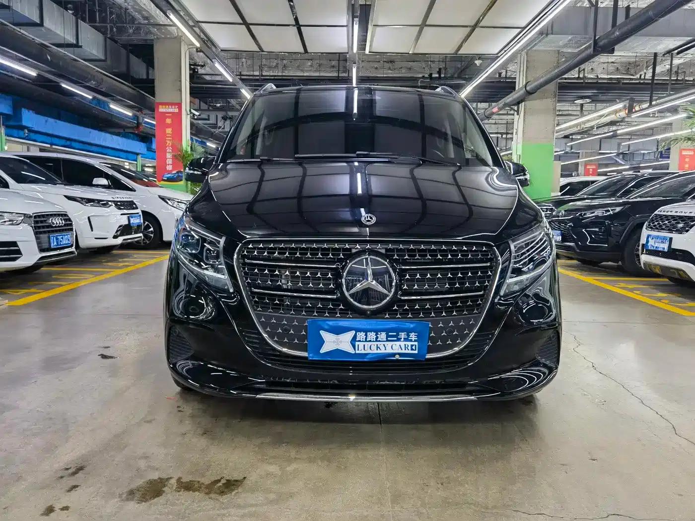 Mercedes-Benz V-Class 2024 V 300 Premium Edition — миниатюра 2