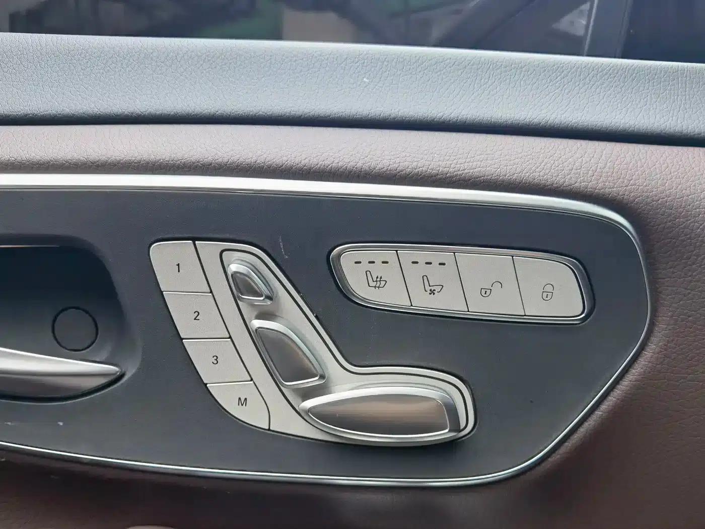 Mercedes-Benz V-Class 2024 V 300 Premium Edition — миниатюра 16