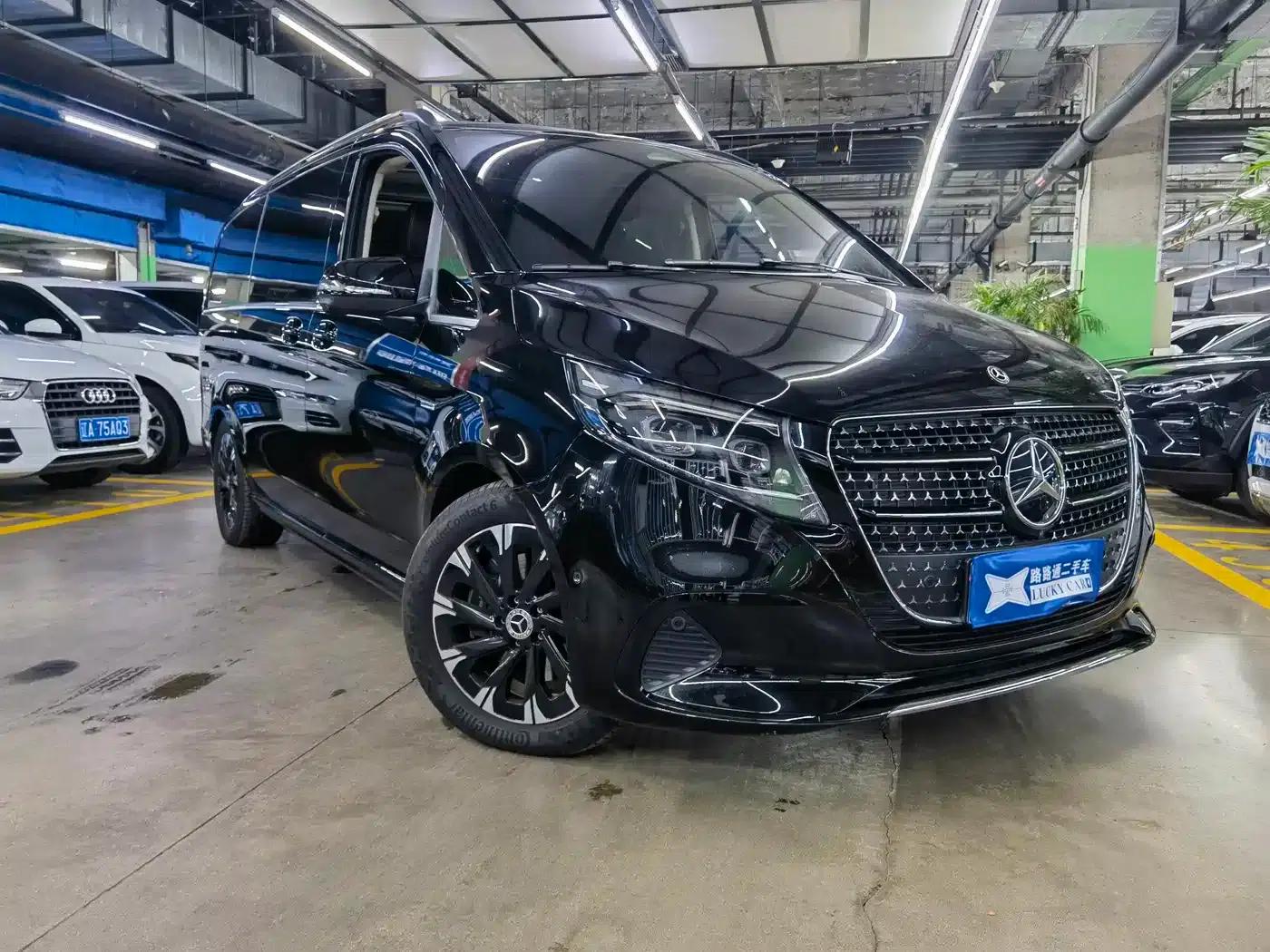 Mercedes-Benz V-Class 2024 V 300 Premium Edition — миниатюра 3