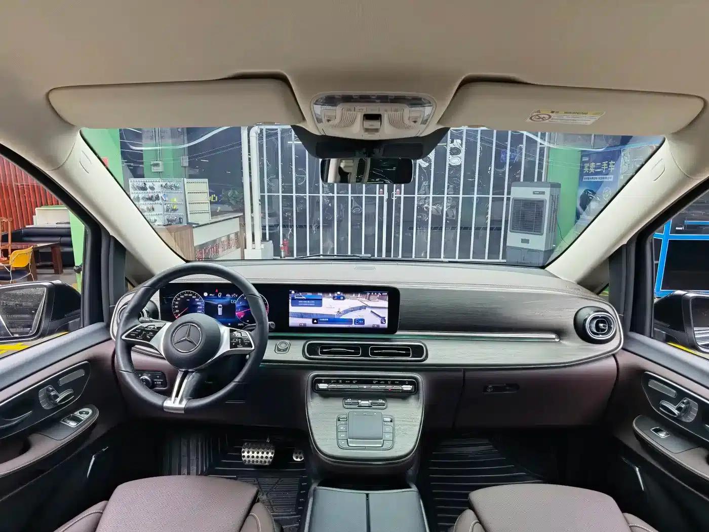 Mercedes-Benz V-Class 2024 V 300 Premium Edition — миниатюра 7