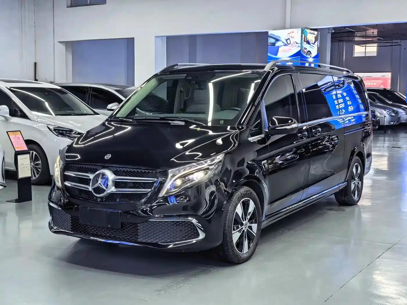Mercedes-Benz V-Class 2021 V 260 L Long Wheelbase Premium Edition — миниатюра 1
