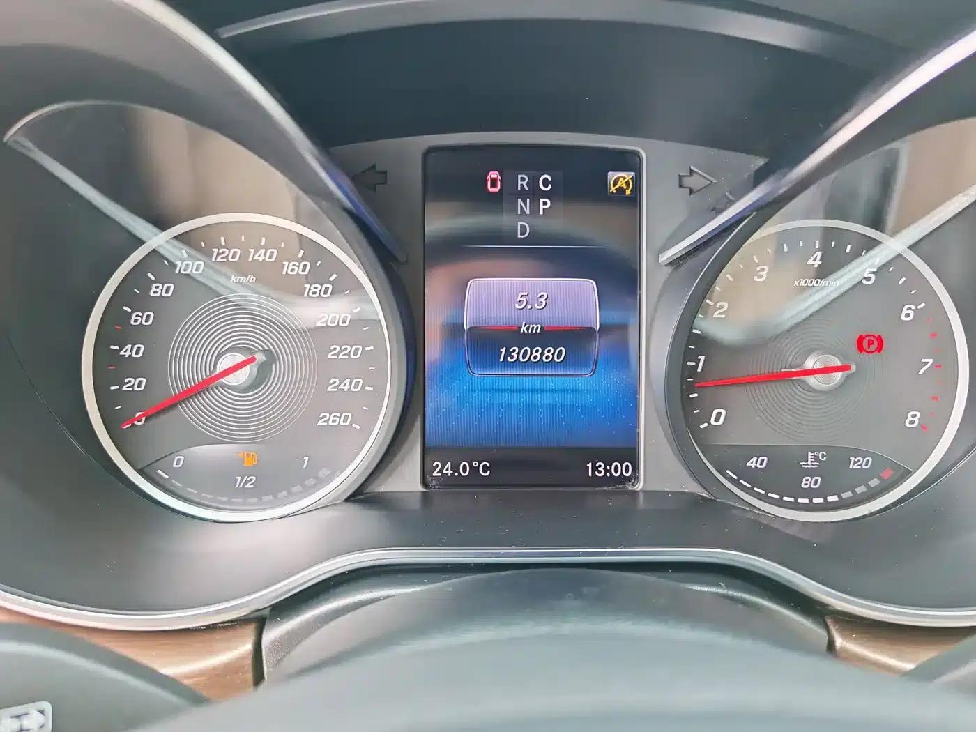 Mercedes-Benz V-Class 2018 V 260 Premium Edition (China V Emission Standard) — миниатюра 11