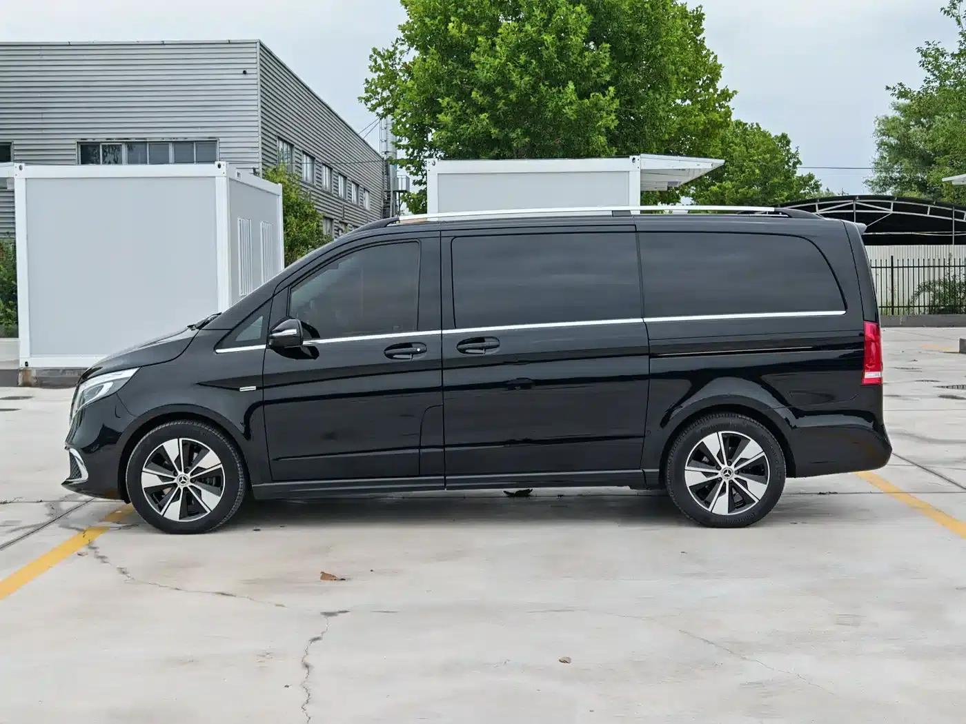 Mercedes-Benz V-Class 2018 V 260 Premium Edition (China V Emission Standard) — миниатюра 14
