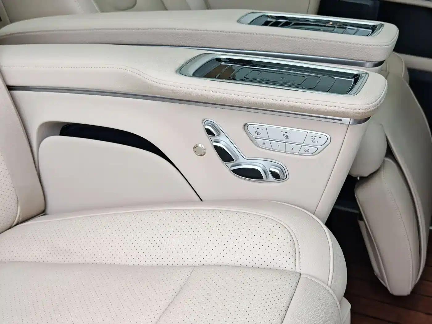 Mercedes-Benz V-Class 2018 V 260 Premium Edition (China V Emission Standard) — миниатюра 6
