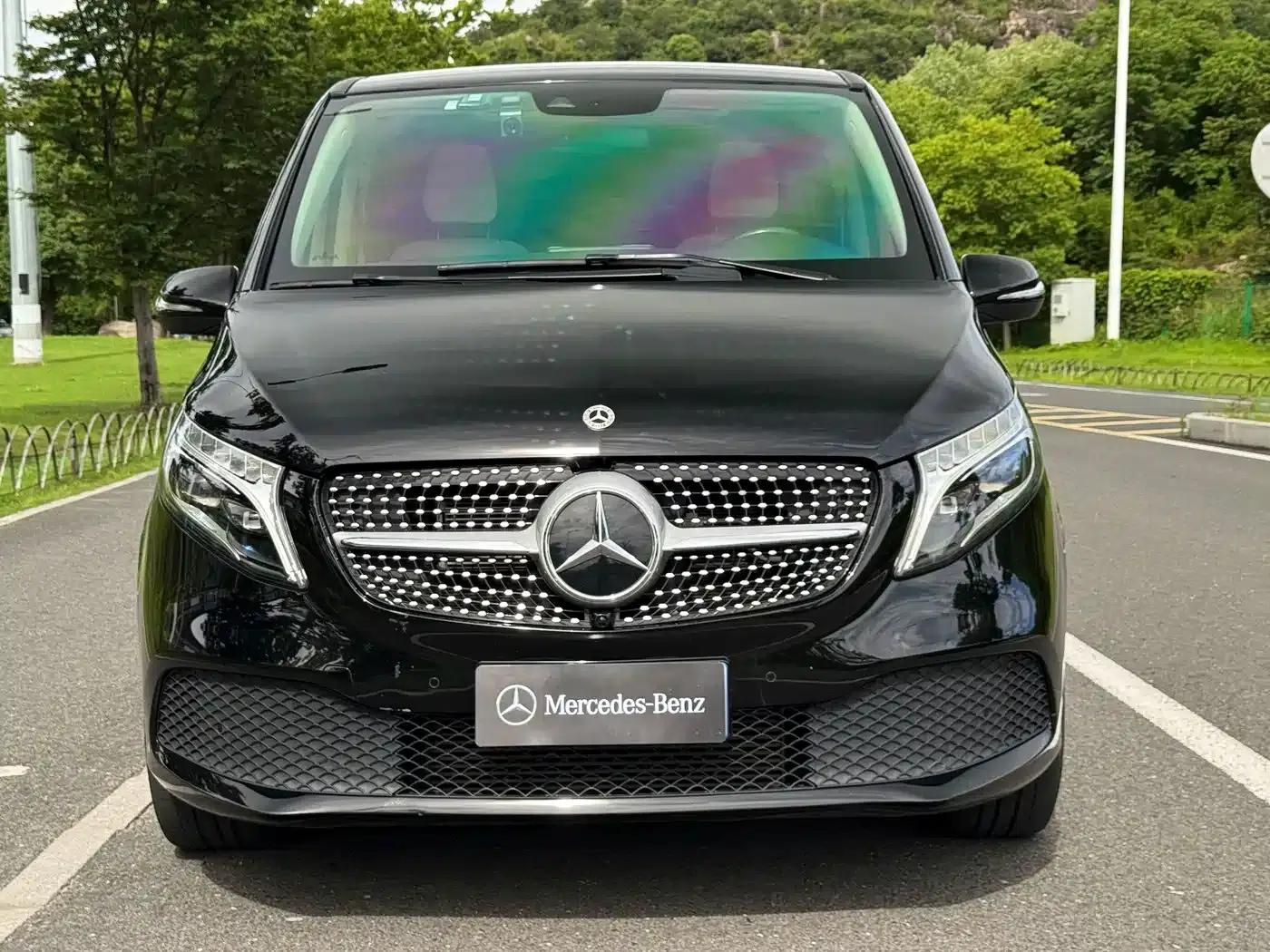 Mercedes-Benz V-Class 2022 V 260 Navigator Edition — миниатюра 2
