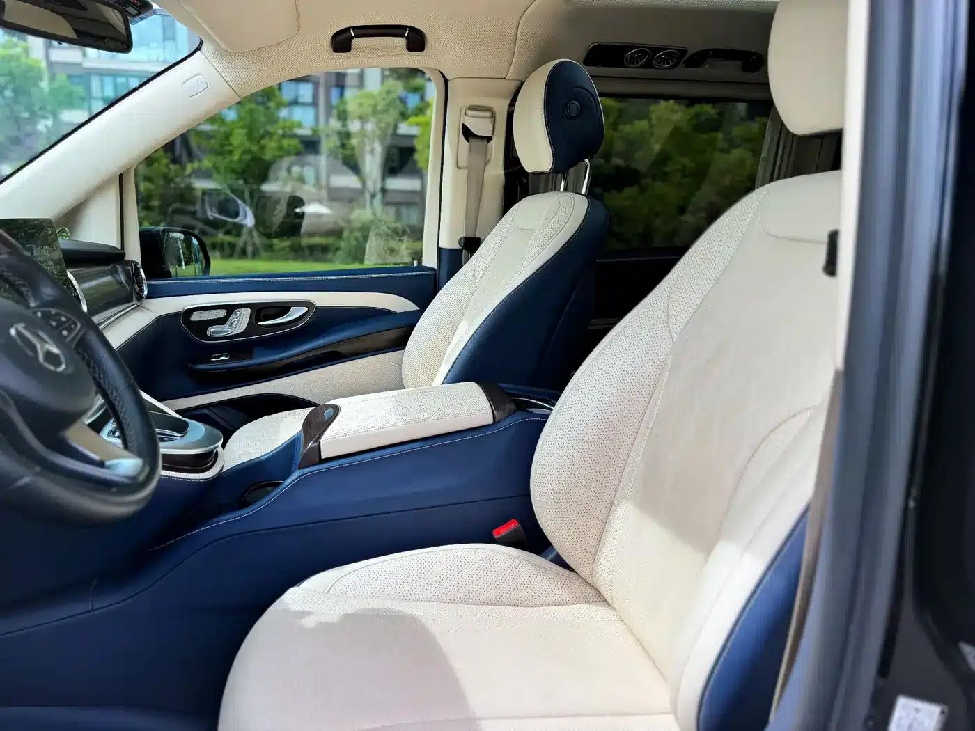 Mercedes-Benz V-Class 2022 V 260 Navigator Edition — миниатюра 11