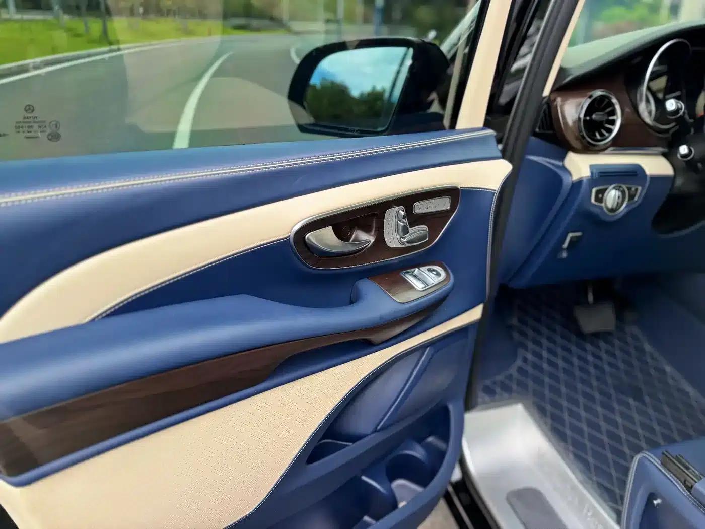 Mercedes-Benz V-Class 2022 V 260 Navigator Edition — миниатюра 12