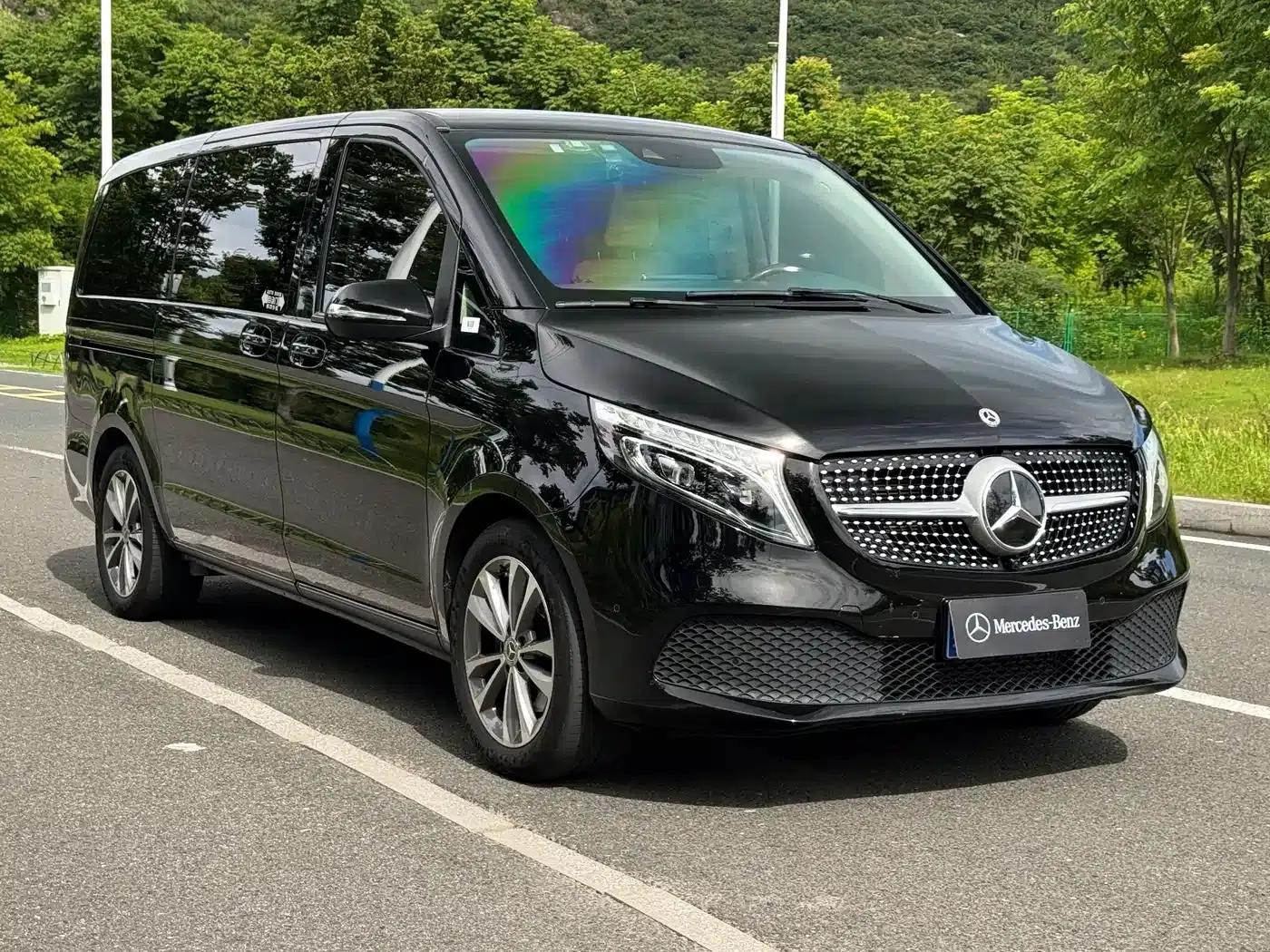 Mercedes-Benz V-Class 2022 V 260 Navigator Edition — миниатюра 3