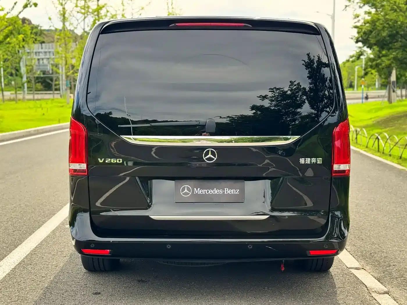 Mercedes-Benz V-Class 2022 V 260 Navigator Edition — миниатюра 4