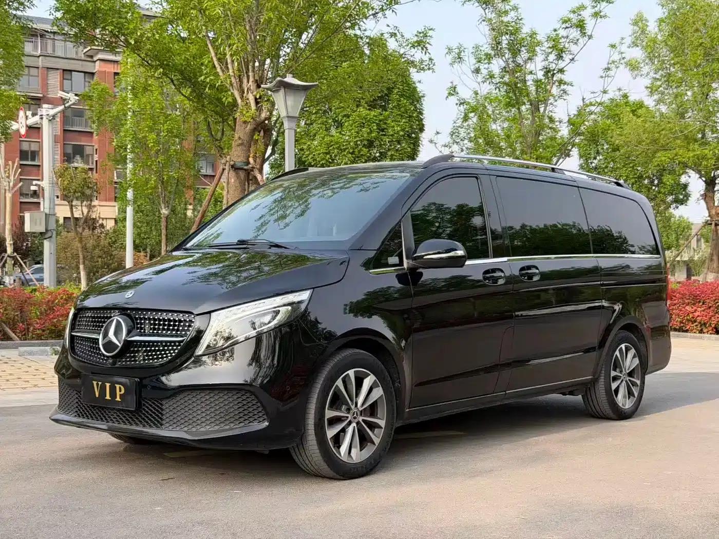 Mercedes-Benz V-Class 2021 V 260 Navigator Edition — миниатюра 1