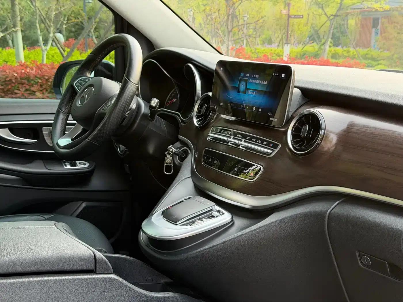 Mercedes-Benz V-Class 2021 V 260 Navigator Edition — миниатюра 12