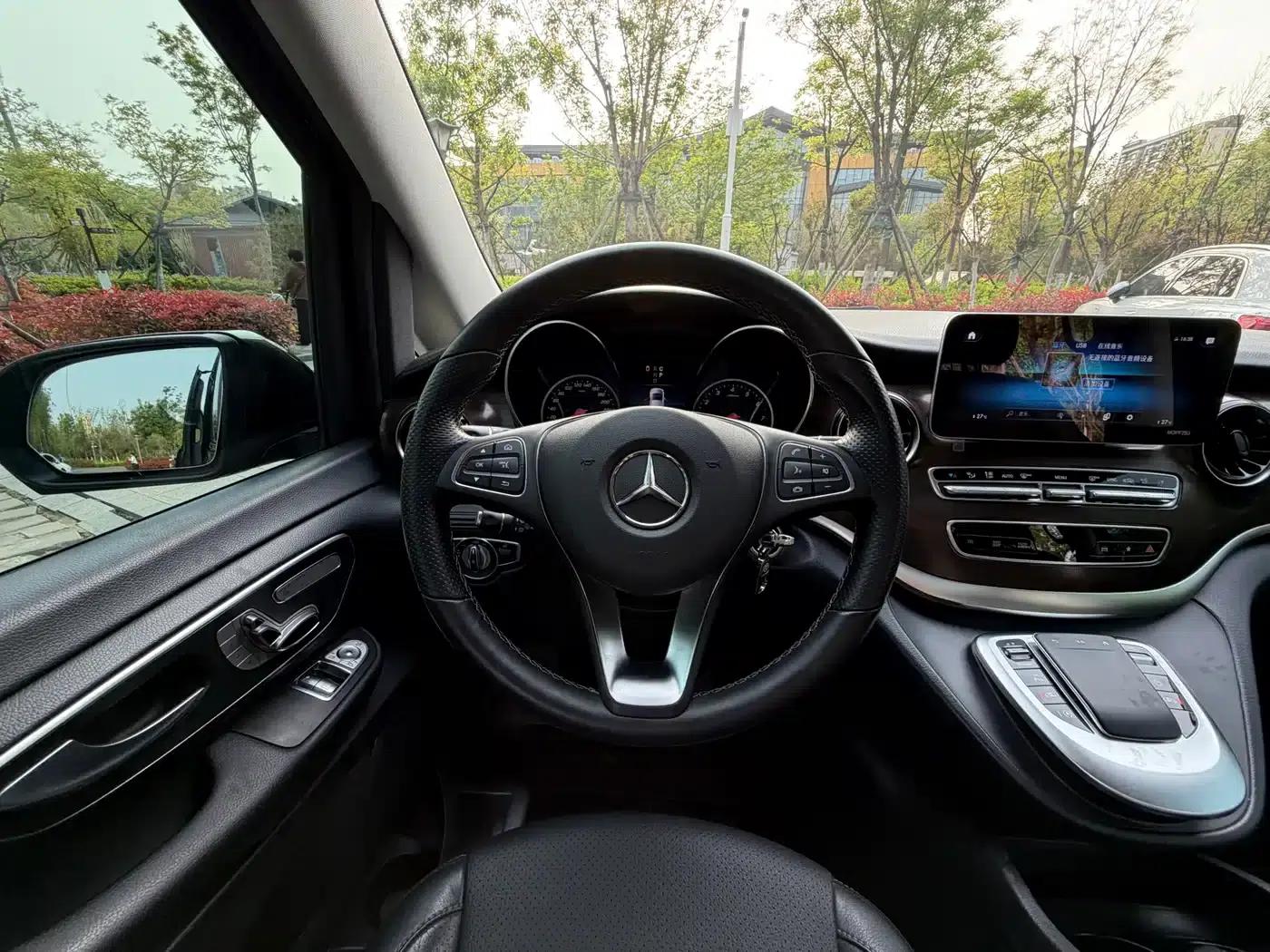 Mercedes-Benz V-Class 2021 V 260 Navigator Edition — миниатюра 16