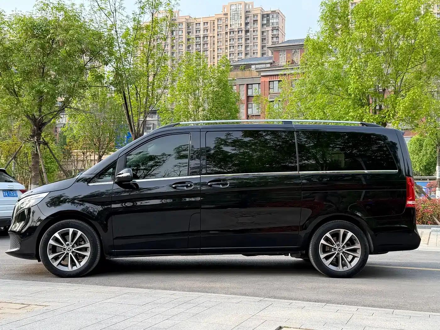 Mercedes-Benz V-Class 2021 V 260 Navigator Edition — миниатюра 27