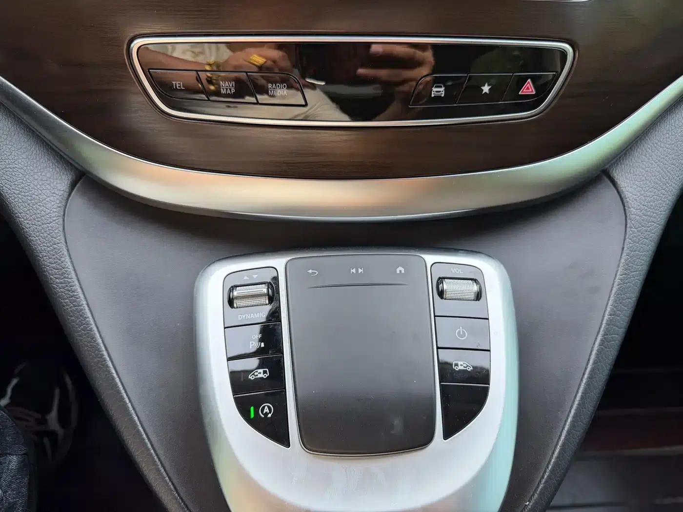 Mercedes-Benz V-Class 2021 V 260 Navigator Edition — миниатюра 7