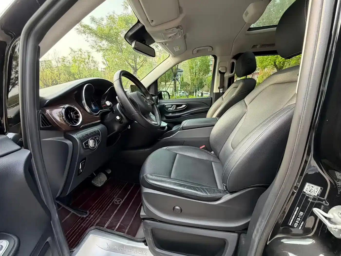 Mercedes-Benz V-Class 2021 V 260 Navigator Edition — миниатюра 9
