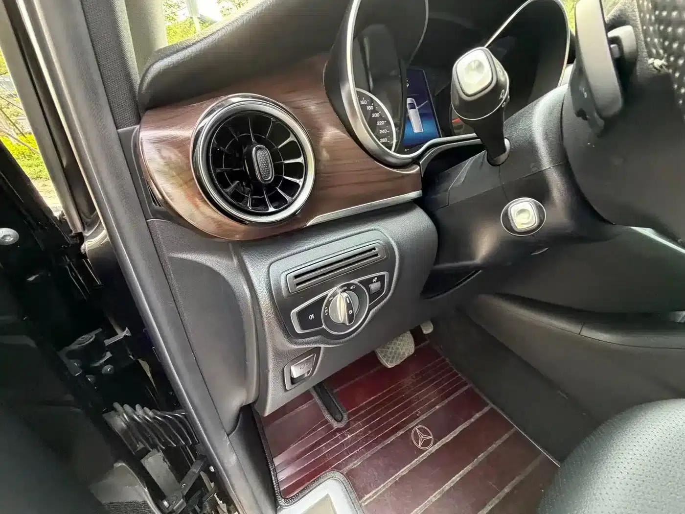 Mercedes-Benz V-Class 2021 V 260 Navigator Edition — миниатюра 10