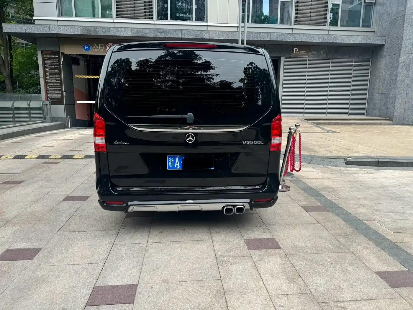 Mercedes-Benz V-Class 2018 V 260 L Premium Extended Edition (China VI Emission Standard) — миниатюра 4