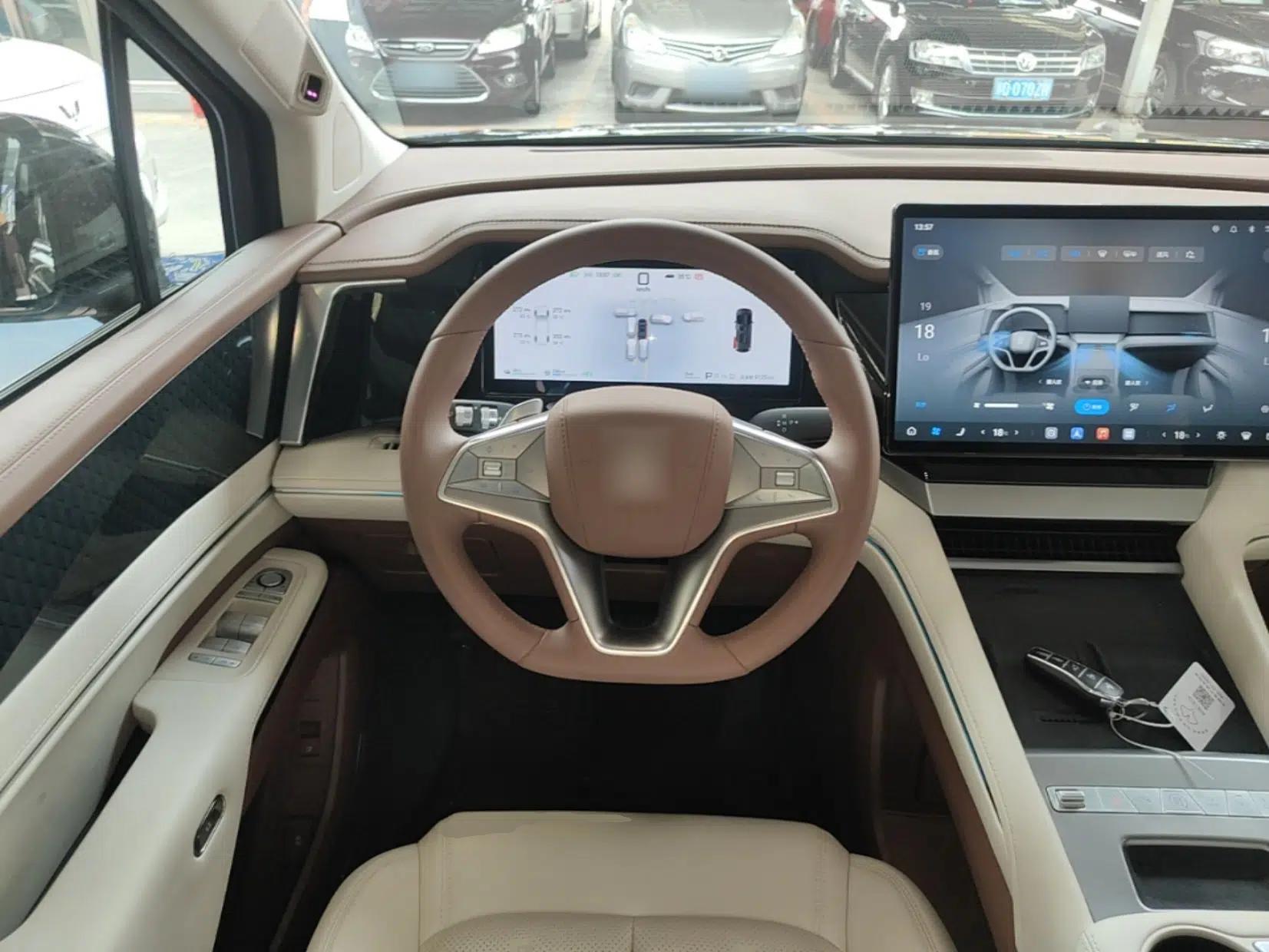 BYD Xia 2025 DM-i 1.5T 180km Excellence Model — миниатюра 13