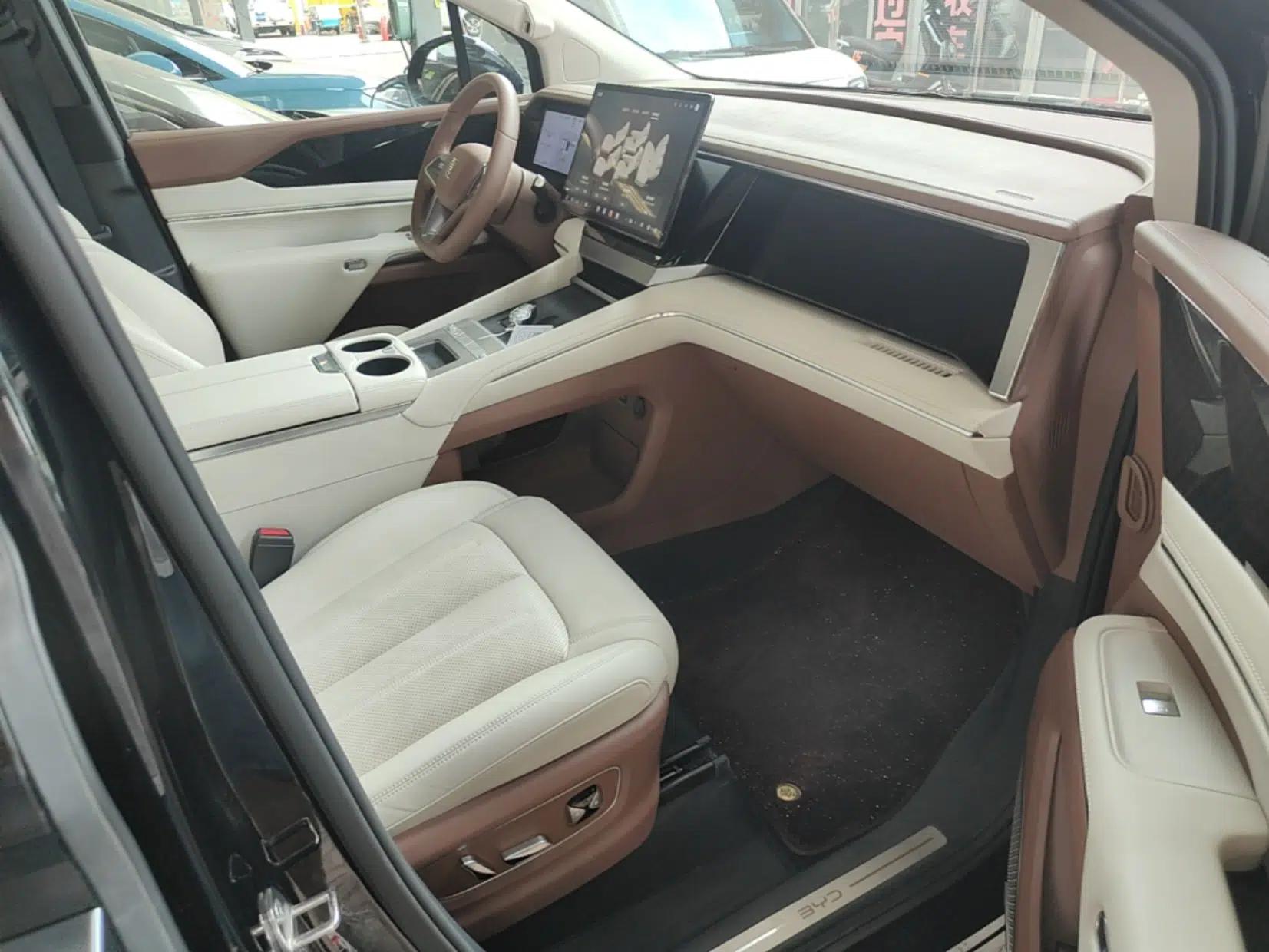 BYD Xia 2025 DM-i 1.5T 180km Excellence Model — миниатюра 19