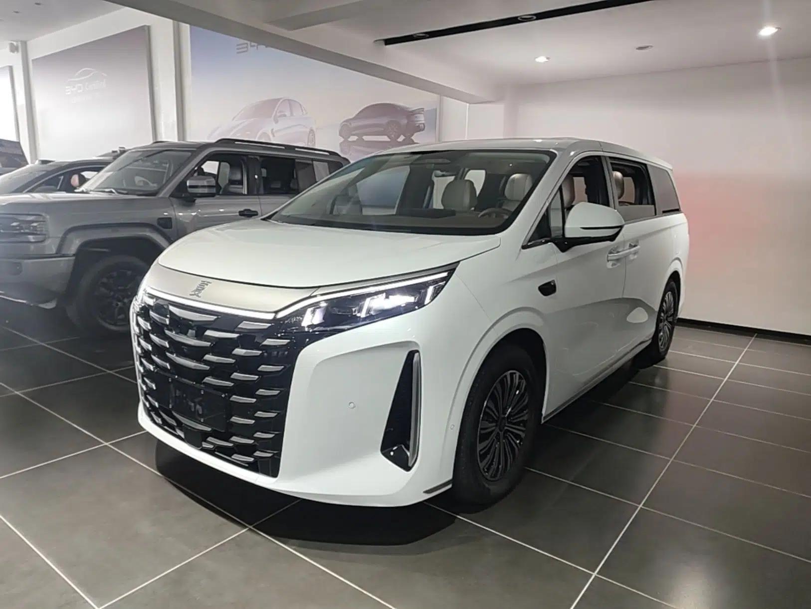 BYD Xia 2025 DM-i 1.5T 180km Beyond Edition — миниатюра 1