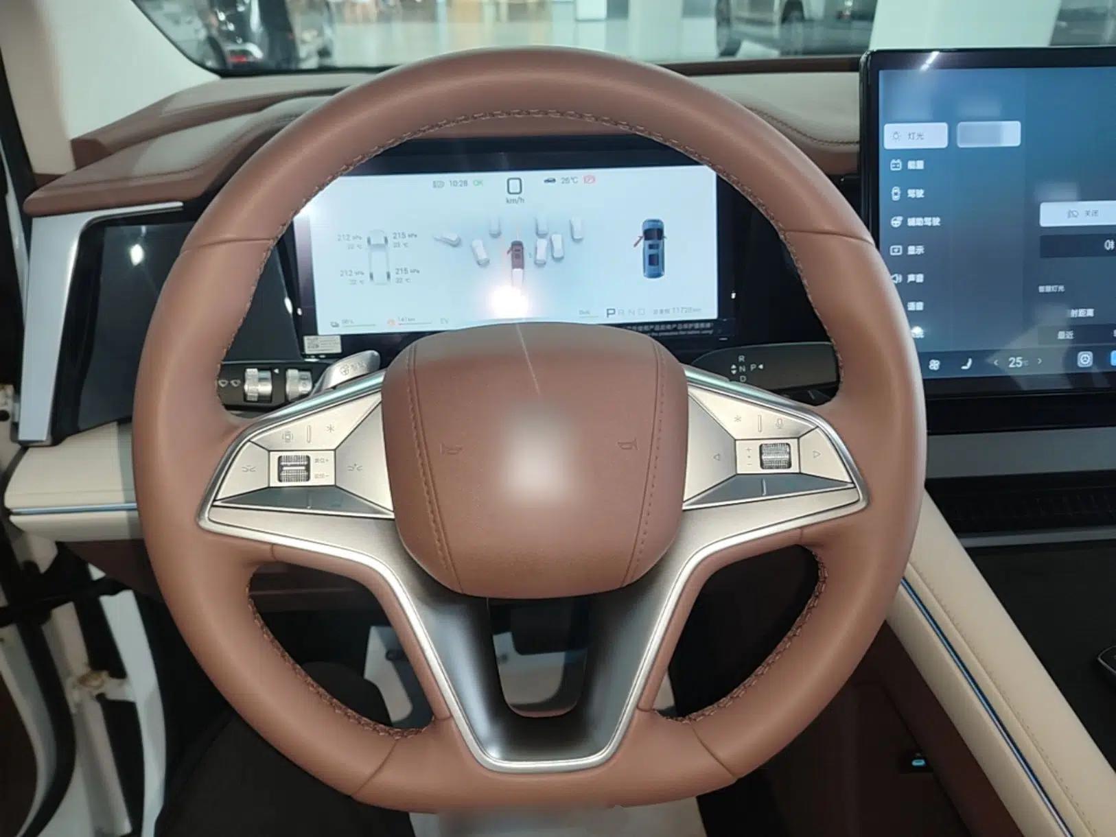 BYD Xia 2025 DM-i 1.5T 180km Beyond Edition — миниатюра 13