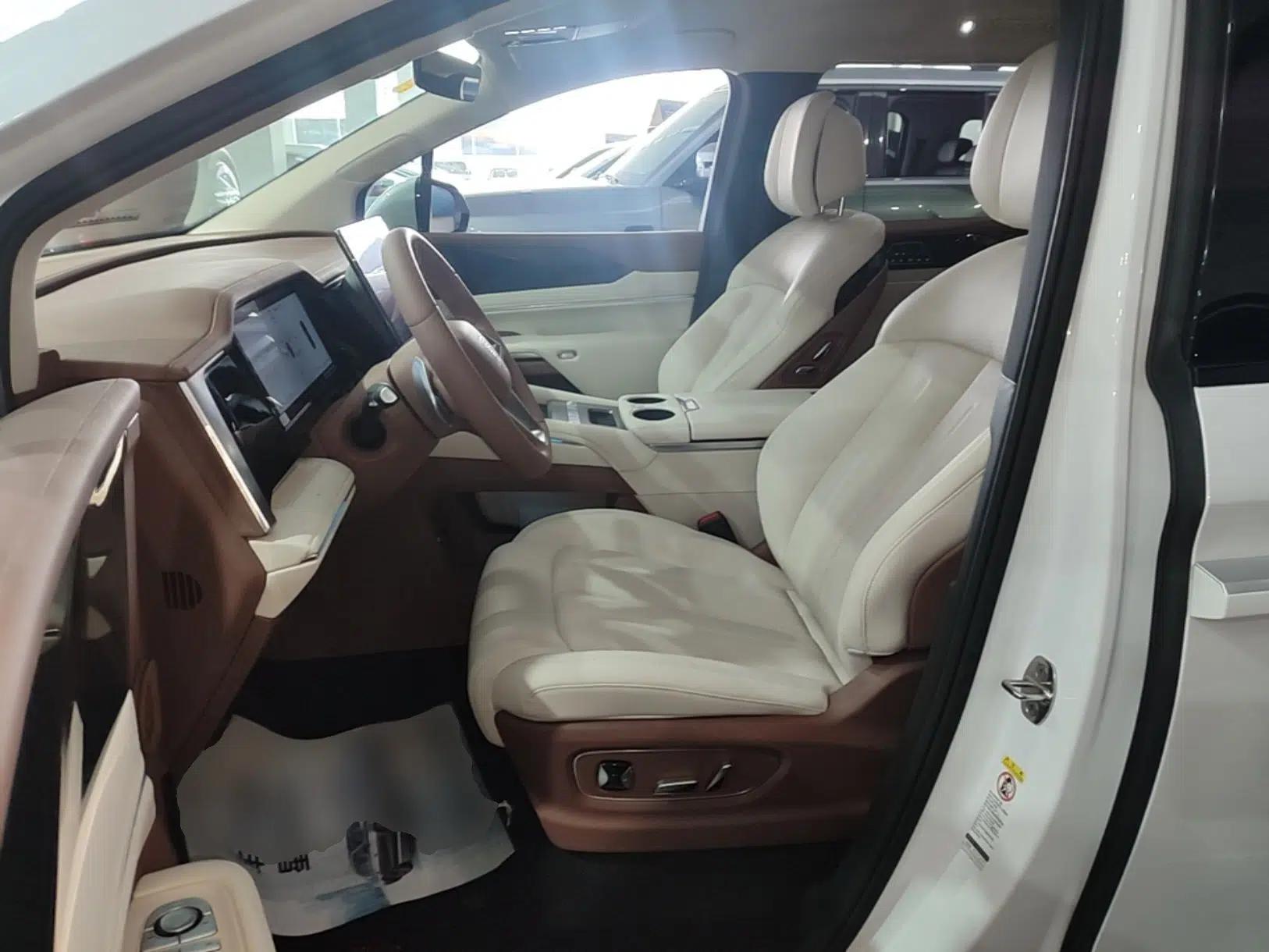 BYD Xia 2025 DM-i 1.5T 180km Beyond Edition — миниатюра 17