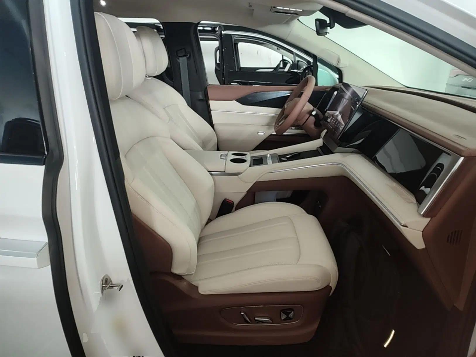 BYD Xia 2025 DM-i 1.5T 180km Beyond Edition — миниатюра 19
