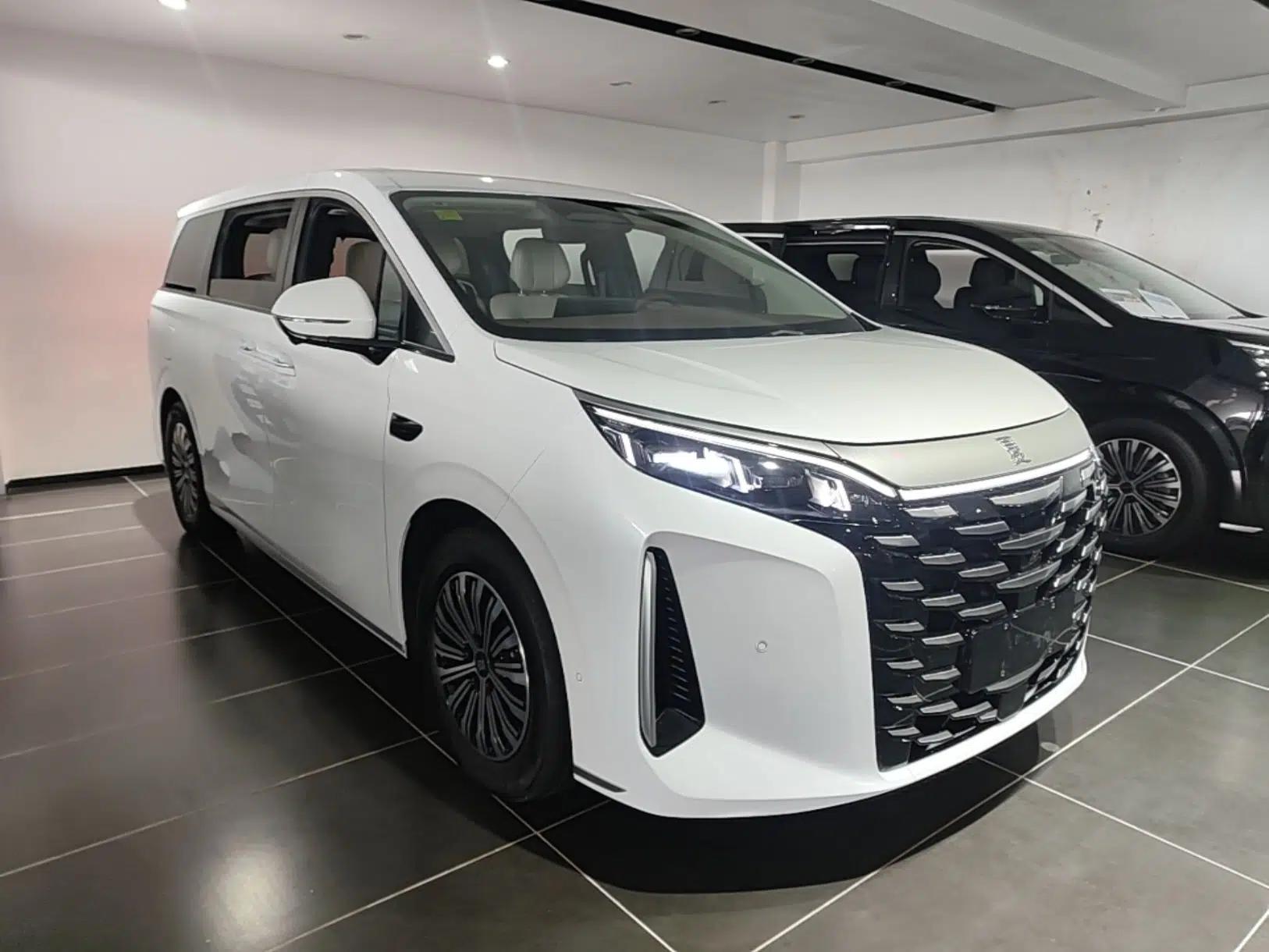 BYD Xia 2025 DM-i 1.5T 180km Beyond Edition — миниатюра 3