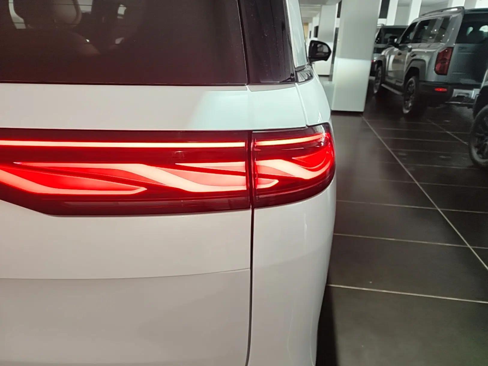 BYD Xia 2025 DM-i 1.5T 180km Beyond Edition — миниатюра 9