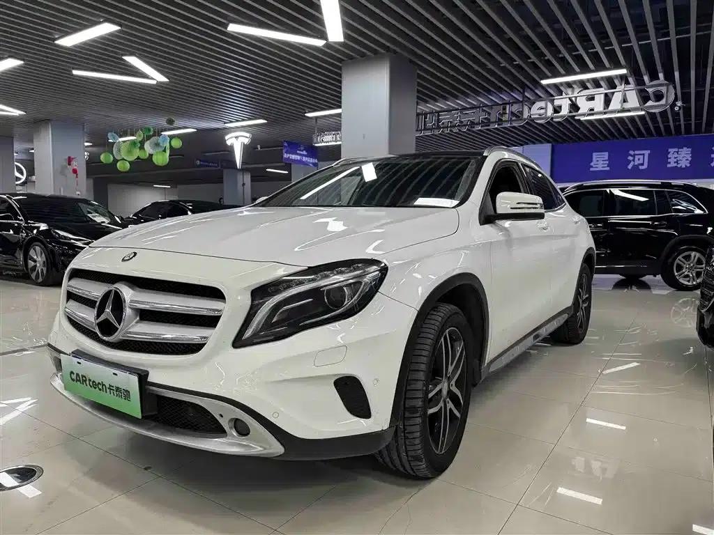 2016 Mercedes-Benz GLA 220 4MATIC Fashion Edition — миниатюра 1