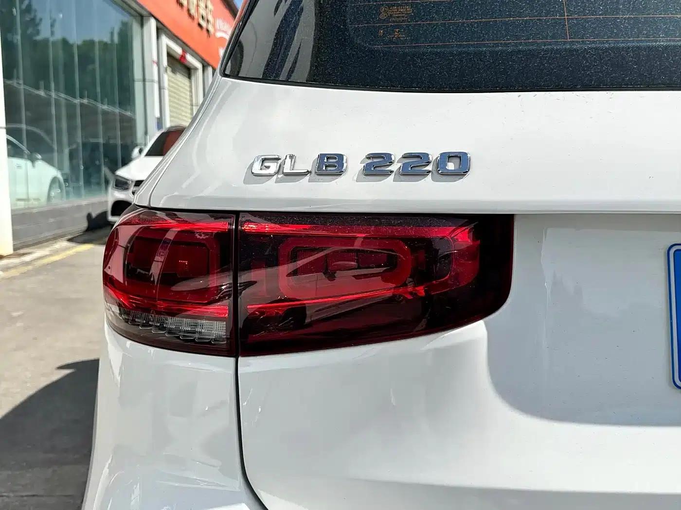 2023 Mercedes-Benz GLB 220 Dynamic — миниатюра 16