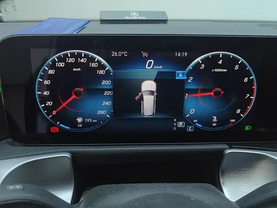 Mercedes-Benz GLB 2021 Fashion Edition — миниатюра 14