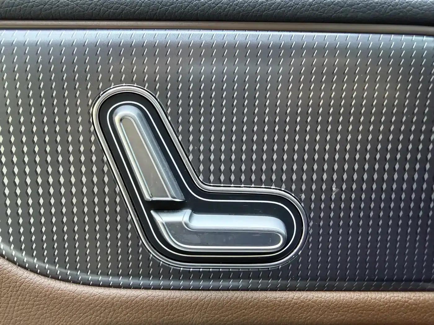 2021 Mercedes-Benz GLB 180 Fashion Edition — миниатюра 14