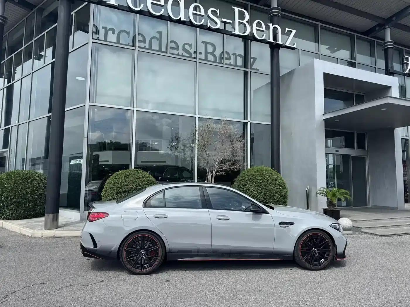 Mercedes-Benz C-Class AMG PHEV 2024 AMG C 63 SE PERFORMANCE F1 Special Edition — миниатюра 27