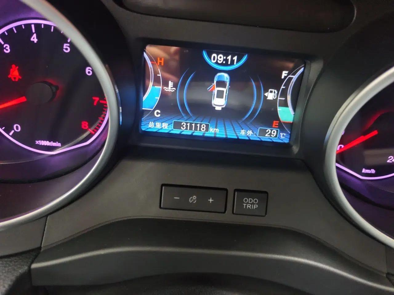 BYD Yuan 2016 1.5L Manual Luxury Model — миниатюра 12