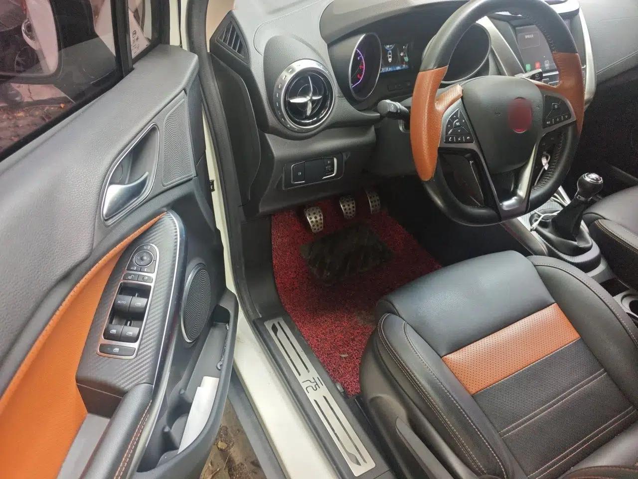 BYD Yuan 2016 1.5L Manual Luxury Model — миниатюра 16
