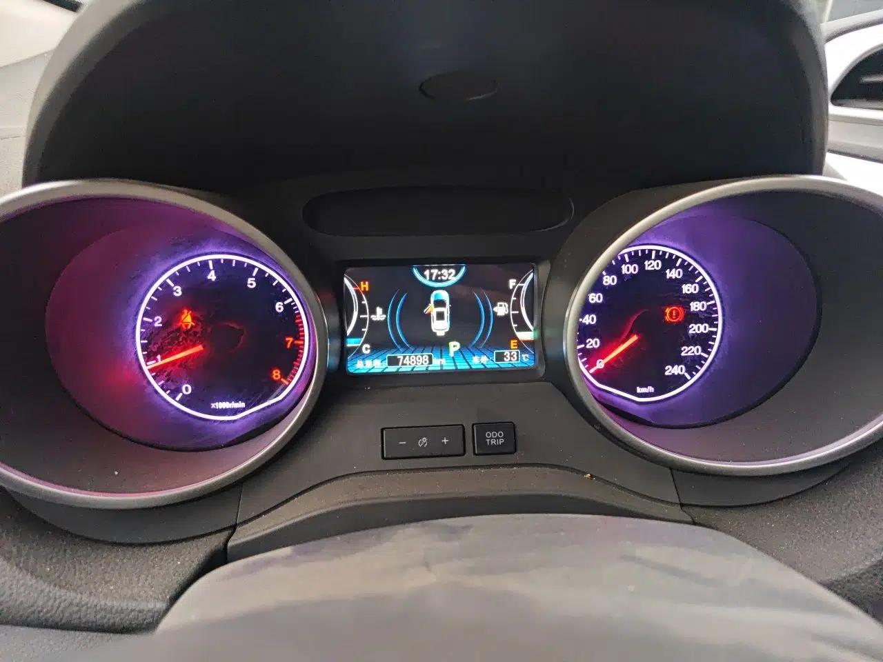 BYD Yuan 2017 1.5L Automatic Cool & Connected Model — миниатюра 11