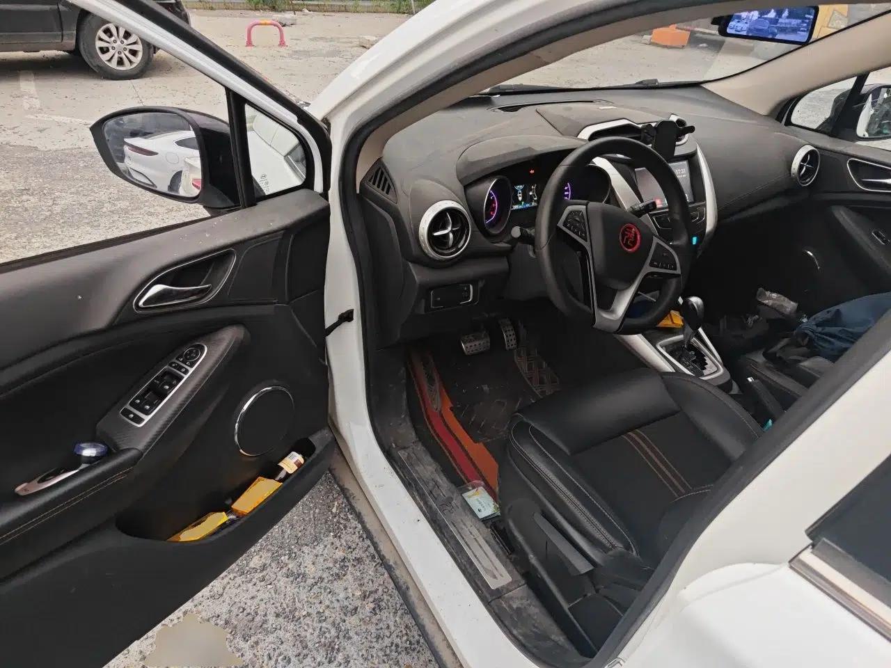 BYD Yuan 2017 1.5L Automatic Cool & Connected Model — миниатюра 16