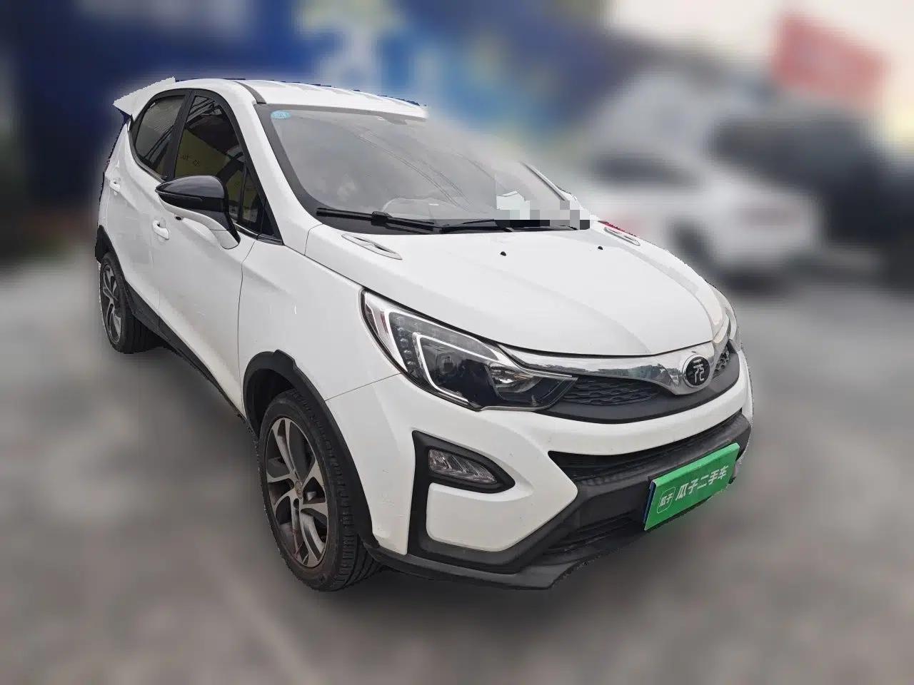 BYD Yuan 2017 1.5L Automatic Cool & Connected Model — миниатюра 3
