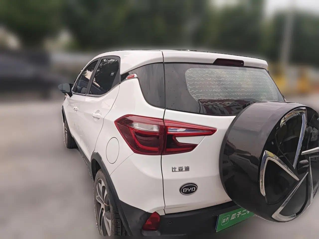 BYD Yuan 2017 1.5L Automatic Cool & Connected Model — миниатюра 4