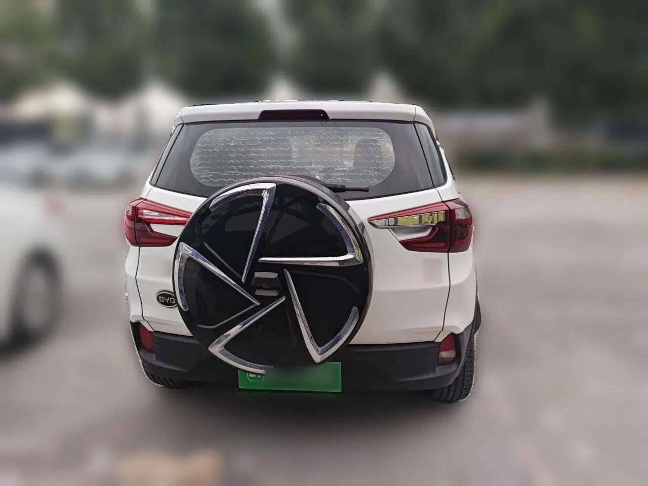 BYD Yuan 2017 1.5L Automatic Cool & Connected Model — миниатюра 5