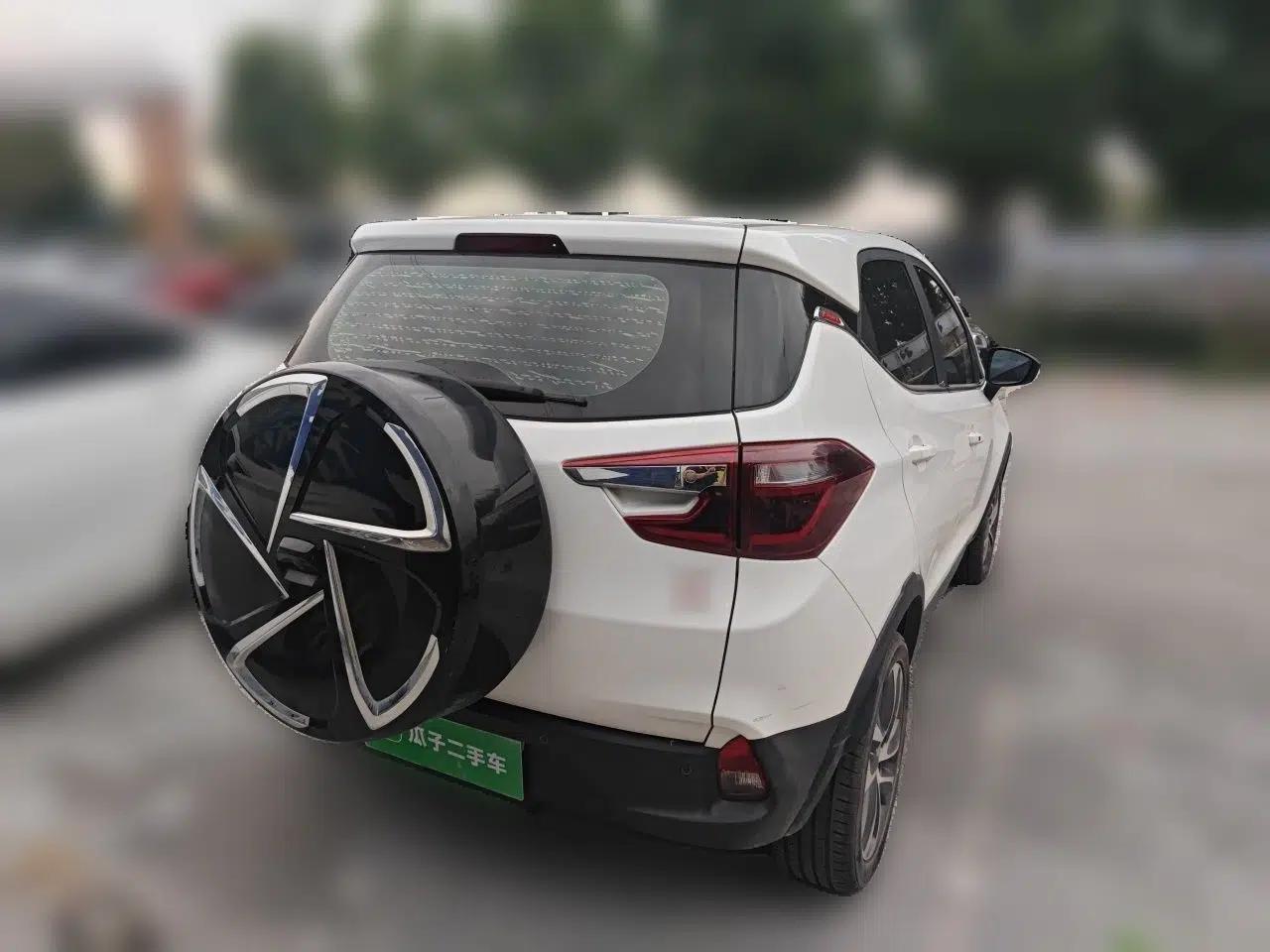 BYD Yuan 2017 1.5L Automatic Cool & Connected Model — миниатюра 6