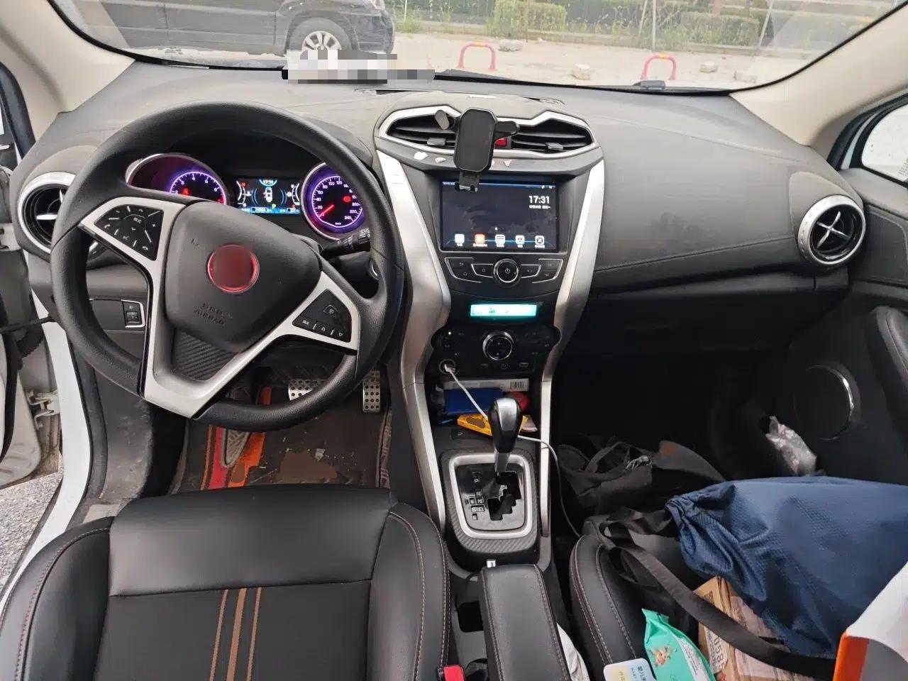 BYD Yuan 2017 1.5L Automatic Cool & Connected Model — миниатюра 9