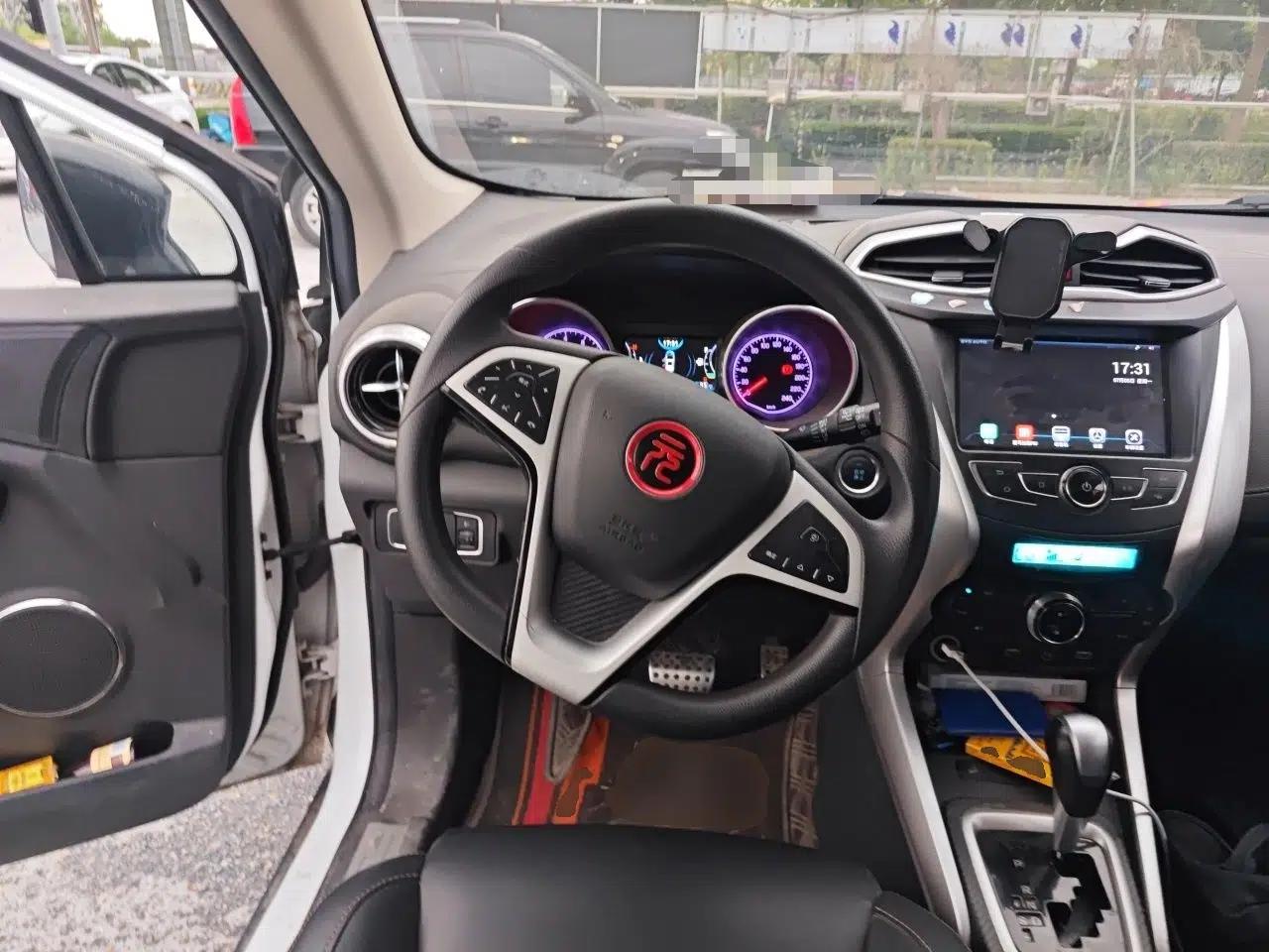 BYD Yuan 2017 1.5L Automatic Cool & Connected Model — миниатюра 10