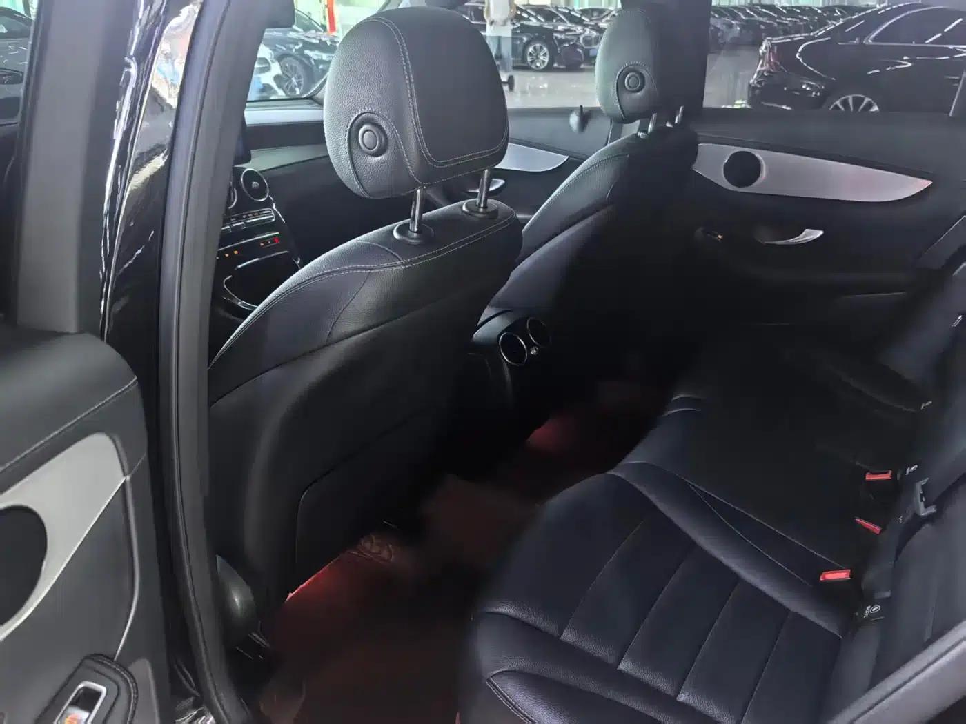 Mercedes-Benz GLC Coupe 2020 GLC 260 4MATIC Coupe SUV — миниатюра 5
